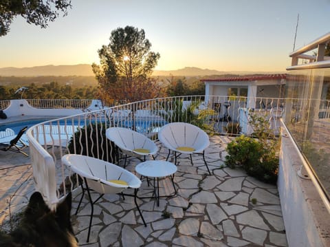 View (from property/room), Balcony/Terrace