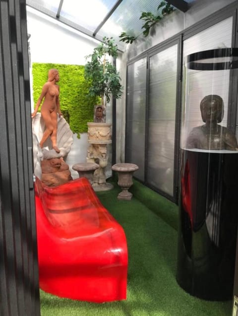 Giraffe art Ducati BLQ apartment Apartment in Bologna