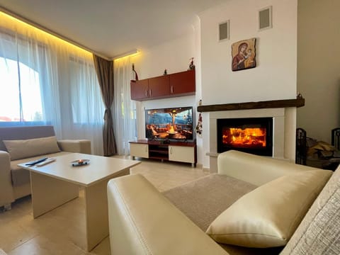 Communal lounge/ TV room, Living room