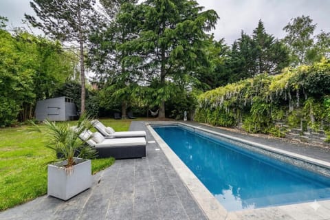 Garden, Swimming pool