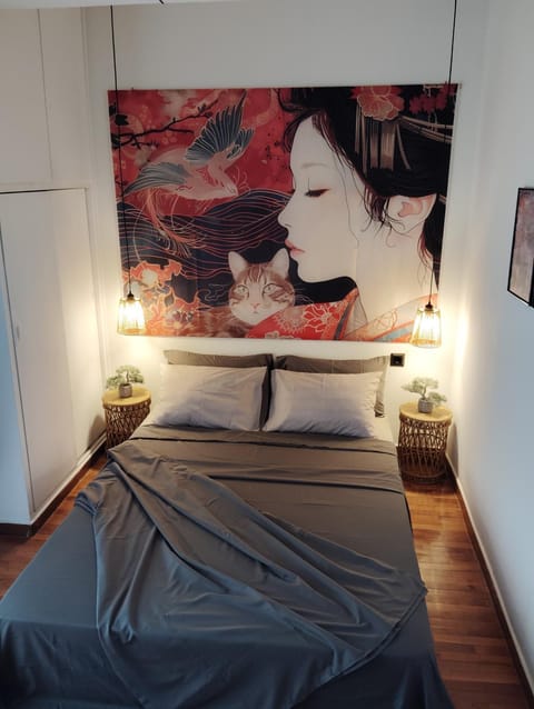 Tiny Japan Apartment in Volos