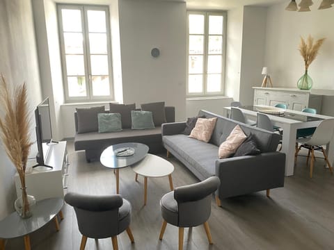 Living room, Seating area