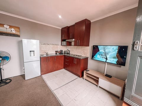 TV and multimedia, Kitchen or kitchenette, stove