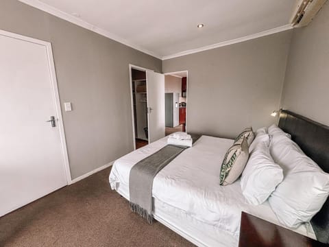 Bedroom, air conditioner