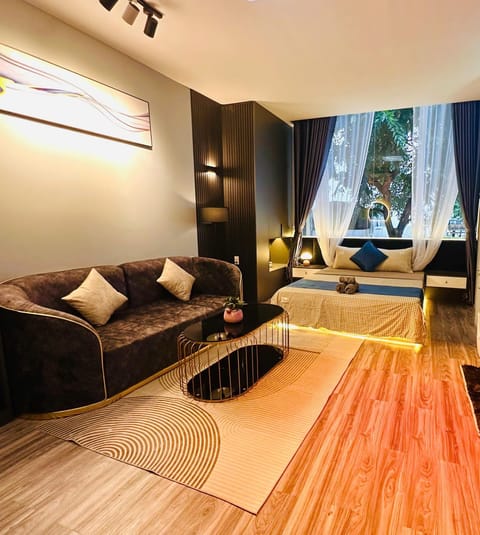 Bed, Living room, Photo of the whole room, Seating area