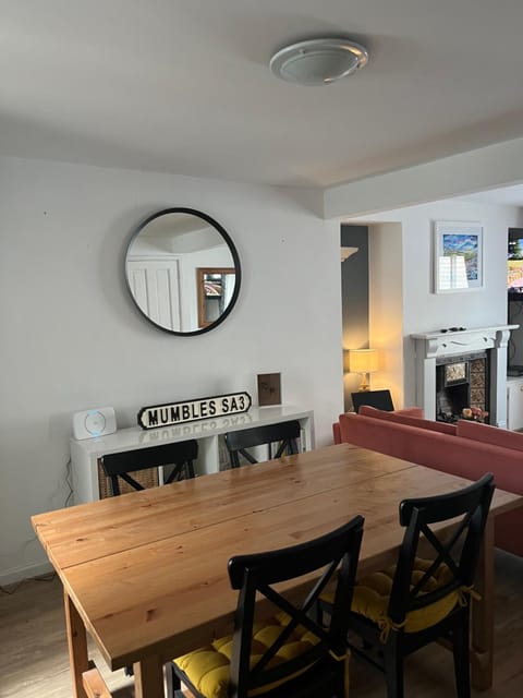 Oysterman's Cottage House in The Mumbles