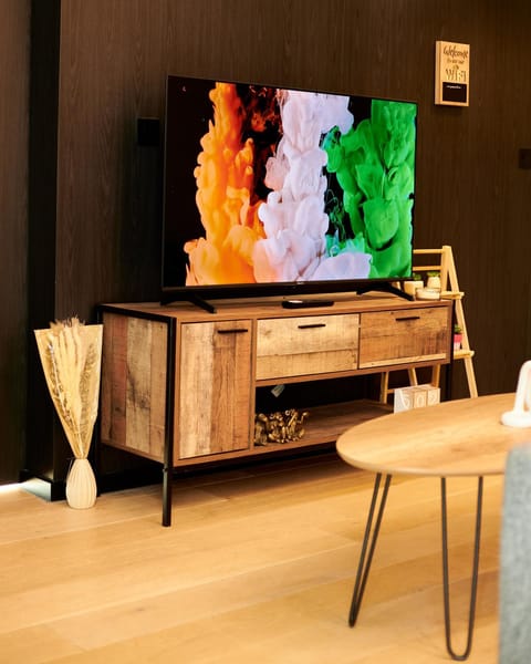 Communal lounge/ TV room, TV and multimedia, Evening entertainment