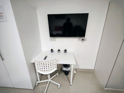 Luxurious 3 bed Ensuites & kitchenettes Nr LGI Hospital & Uni - Free 5G WIFI & Netflix Short Stays - Contractors Free Parking Apartment in Leeds