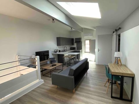 Kitchen or kitchenette, Living room