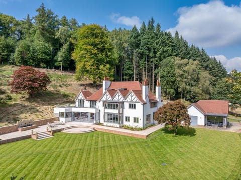 Property building, Natural landscape, Garden view