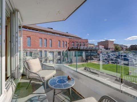 Coastal Charm - min 3-Day Stay Breathtaking Views with Work Desk by Victoria Prime! Apartment in Victoria