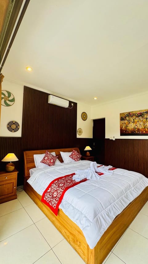 Bed, Photo of the whole room, Bedroom, towels, air conditioner