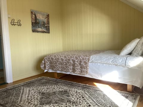 Angelas White House - single room Bed and Breakfast in Lofoten