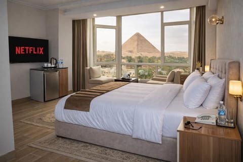Natural landscape, TV and multimedia, Photo of the whole room, Bedroom, Mountain view