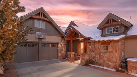 Property building, Facade/entrance, Winter, Sunset, Parking