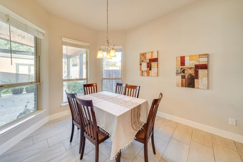 6 Mi to SeaWorld Pet-Friendly Home with Pool Access House in San Antonio