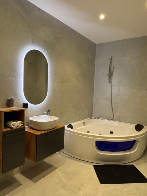 Luxus Apartment mit Whirlpool in Kiel Apartment in Kiel