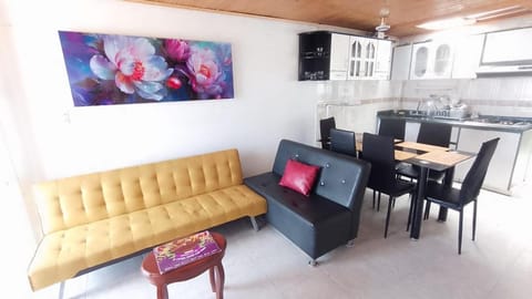 Kitchen or kitchenette, Living room, Seating area, Dining area, pet friendly