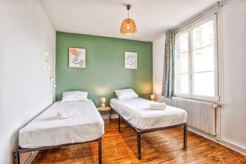 Bel Appartement RDC avec parking gratuit Apartment in Caen