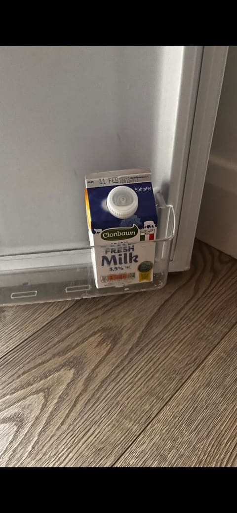 Peaceful, relaxing and warm 2-bedroom, sleeps 4, self-catering Galtee Mountain Lodge - for Mitchelstown, Cahir, Cashel and Cork, 1hr drive from 4 cities Apartment in County Waterford