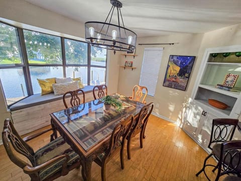 Waterfront Gem House in Ninth Ward