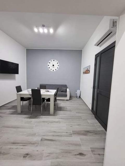 TV and multimedia, air conditioner