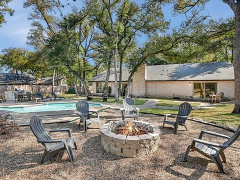 Broadmeade Bungalow - Private Pool & Fire Pit House in Jollyville