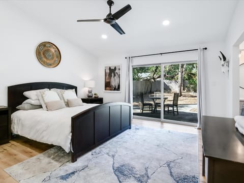 Broadmeade Bungalow - Private Pool & Fire Pit House in Jollyville