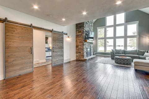 Steps From Oneida Lake Spacious Gem with Game Room! House in Oneida Lake