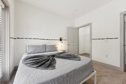 Overlook 3005 Luxe Modern Corporate 2Bd Apt Apartment in Farragut