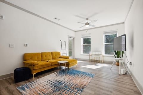 Overlook 3001 I Modern Apartments in Knoxville Apartment in Farragut