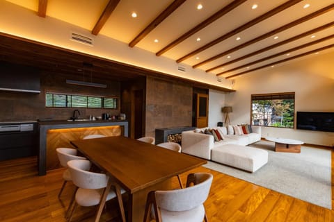 TV and multimedia, Kitchen or kitchenette, Living room, Seating area