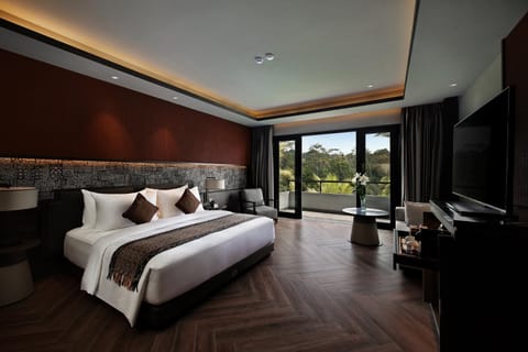 TV and multimedia, Balcony/Terrace, Photo of the whole room, Seating area, Bedroom