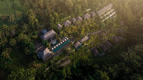 Property building, Day, Natural landscape, Bird's eye view, View (from property/room)