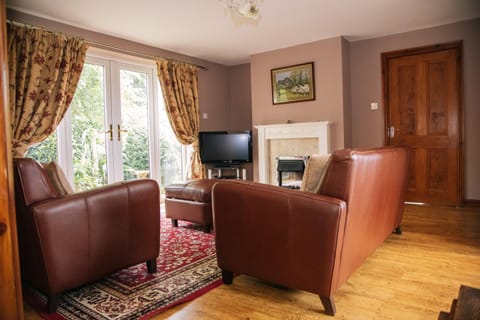 Millmoor Farm Holidays Nature lodge in Wales