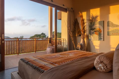 Bed, View (from property/room), Balcony/Terrace, Bedroom, Sea view