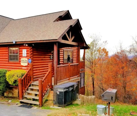 Property building, Facade/entrance, Natural landscape, BBQ facilities