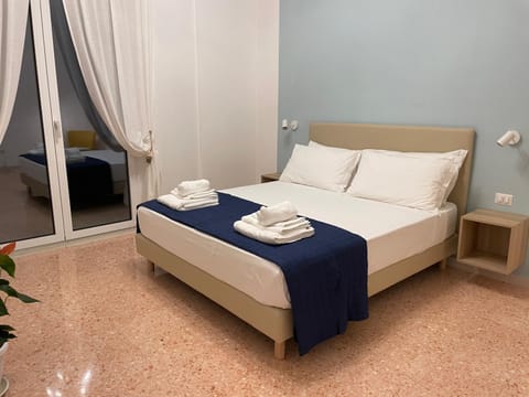 Bed, Photo of the whole room, wedding