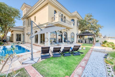 Property building, Garden, Garden view, Pool view, Swimming pool