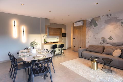Living room, Dining area, kitchen