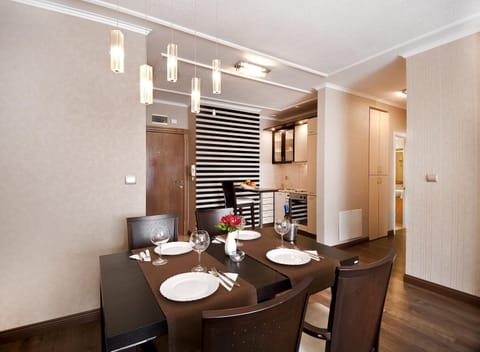 Dining area, Mountain view