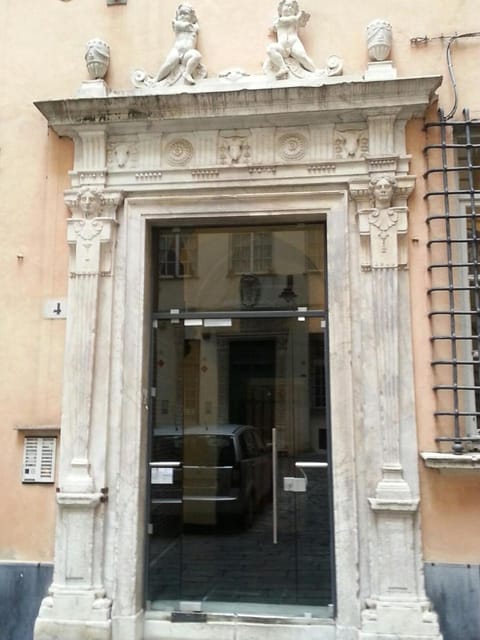 Property building, Facade/entrance