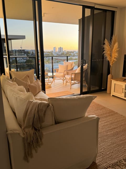 Day, Balcony/Terrace, Living room, Seating area