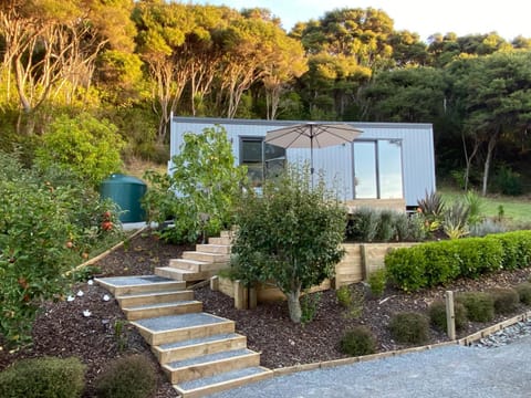 Te Henga Hideaway House in Auckland