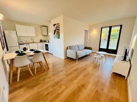 Le Cosy Appart avec parking et balcon Apartment in Bourgoin-Jallieu