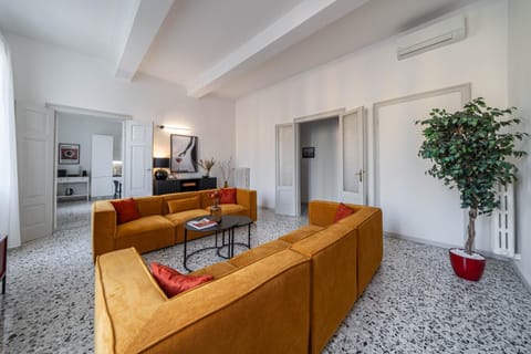 Lussuoso appartamento con vista Ghirlandina Apartment in Modena