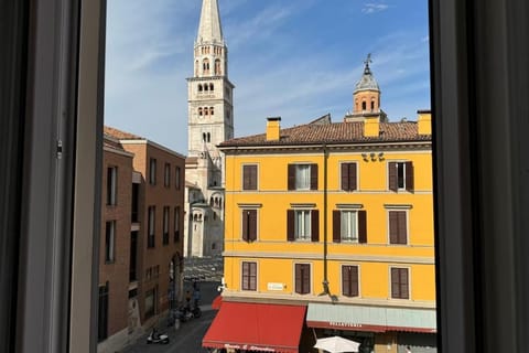 Lussuoso appartamento con vista Ghirlandina Apartment in Modena
