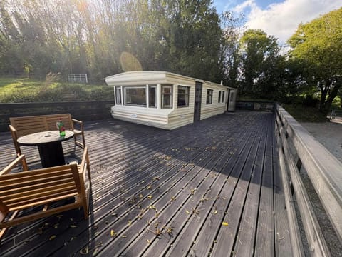 Compact Holiday Home Campground/ 
RV Resort in Westmeath, Co. Westmeath, Ireland