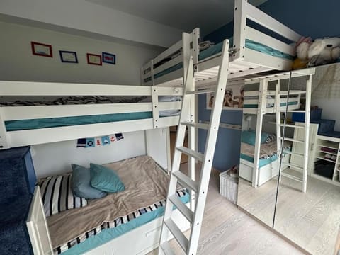 Bed, Photo of the whole room, Bedroom, bunk bed