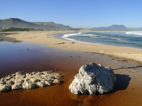 Nearby landmark, Neighbourhood, Natural landscape, Bowling, Fishing, Golfcourse, Tennis court, Hiking